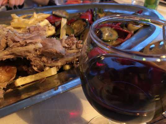 Крепость Клис. Ресторан Perlica - баран на вертеле