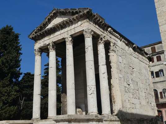 Пула город Хорватия. Фото 3