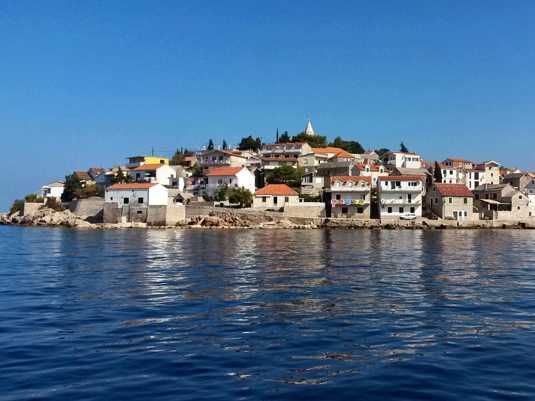 Примоштен. Фото 1