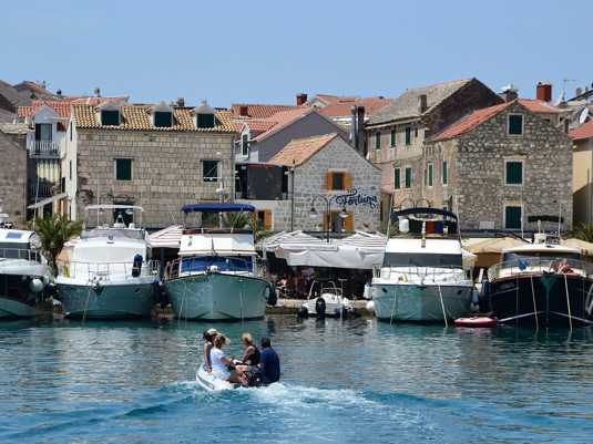 Примоштен. Фото 2