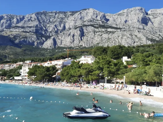 Tucepi пляж. Фото sandee.com