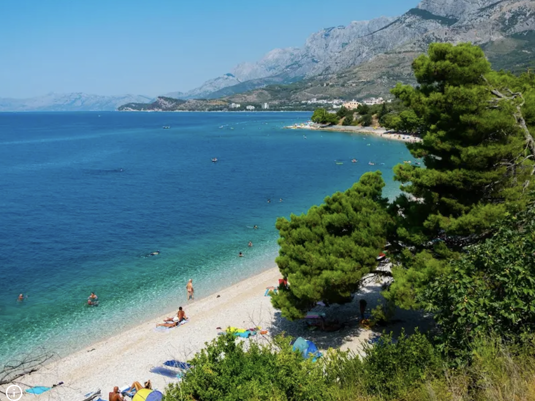 Пляж Tucepi. Фото sandee.com