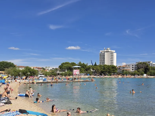 Пляж Plava Водице. Фото с sandee.com