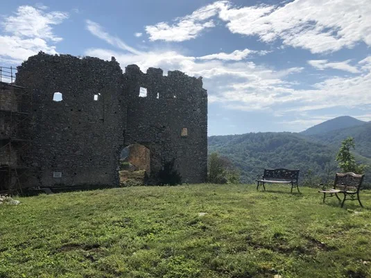 Руины средневекового замка Миленград / Milengrad. Фото 2