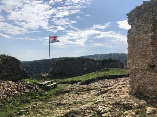 Руины средневекового замка Миленград / Milengrad. Фото 5