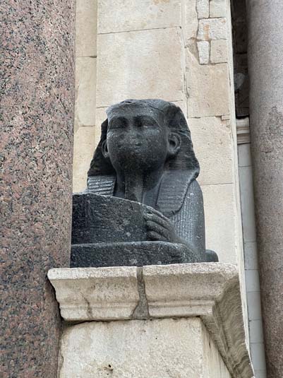 Сфинкс на Перистиле фото 2