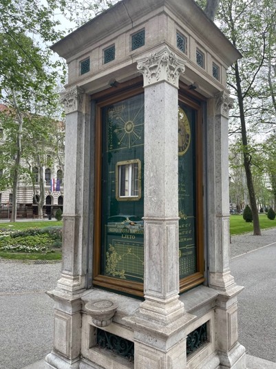 Метеорологический столб Загреба. Фото 2