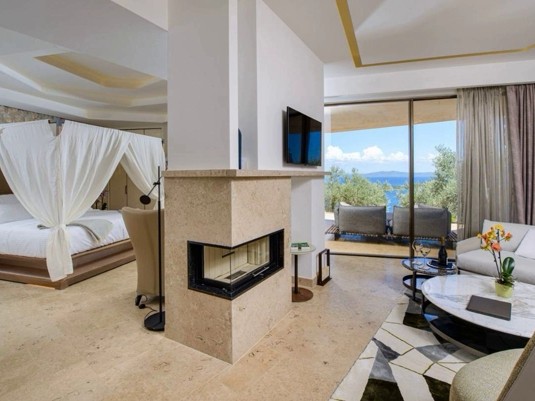 Самый необычный марсианский отель Хорватии. Фото 2