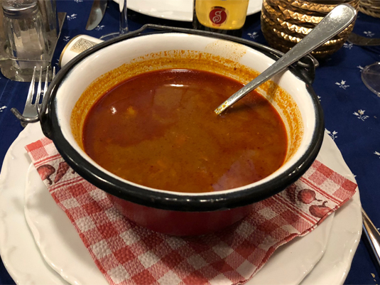 Хорватия-Венгрия. Кухня Венгрии. Венгерский суп-гуляш